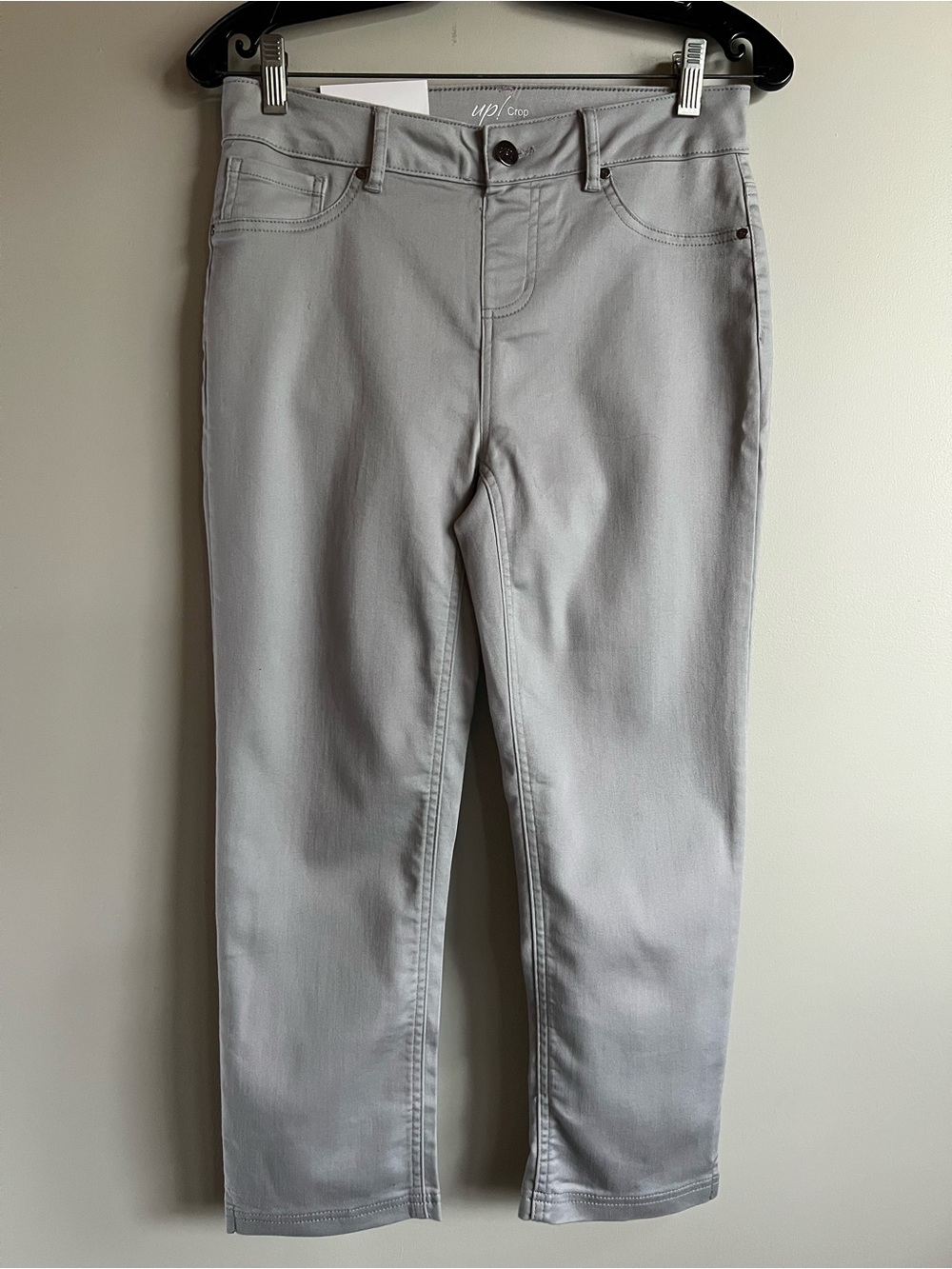 UP! Women’s Grey Crop Pants Size 4 Pull-On Stretch Capri’s Ankle 14” Waist